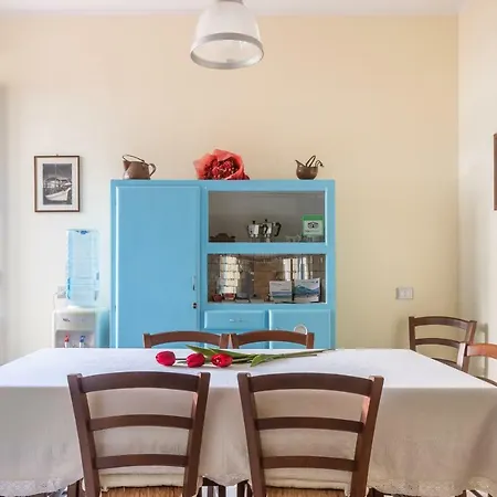 Villamari فندق مبيت وإفطار 3*